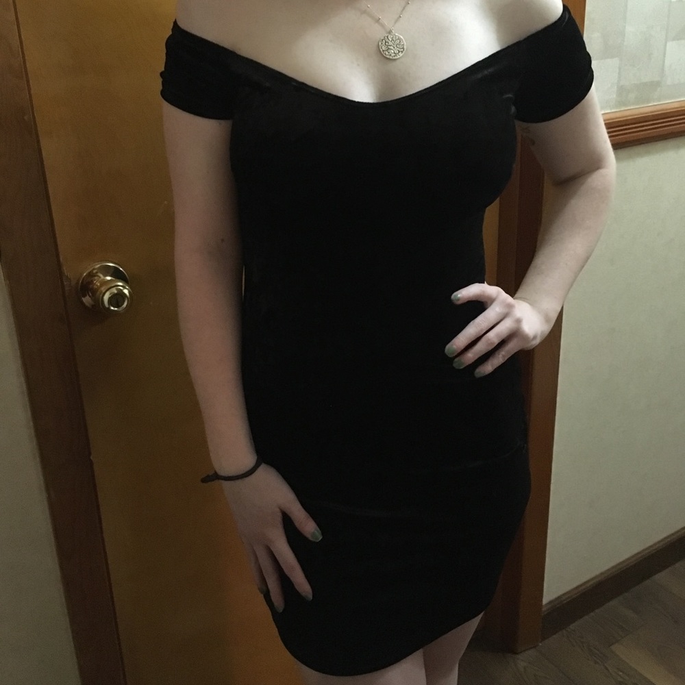 Velvet body con dress